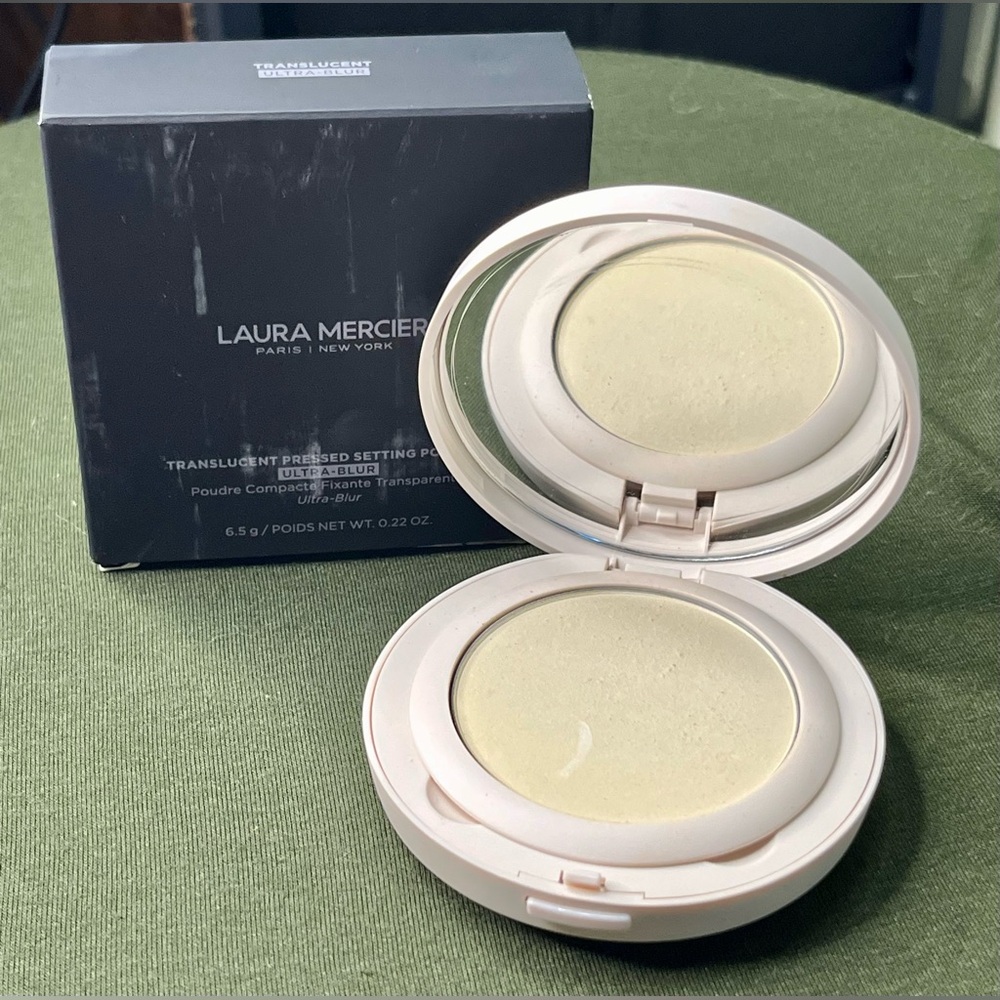 LAURA MERCIAR Translucent pressed setting powder

Brand new
In box
